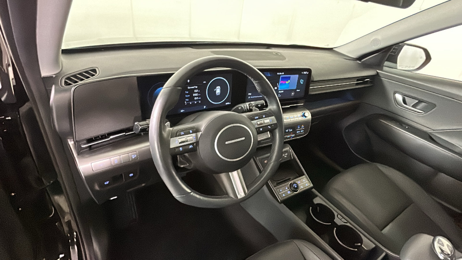 Used 2025 Hyundai Kona Limited AWD/4WD image 17
