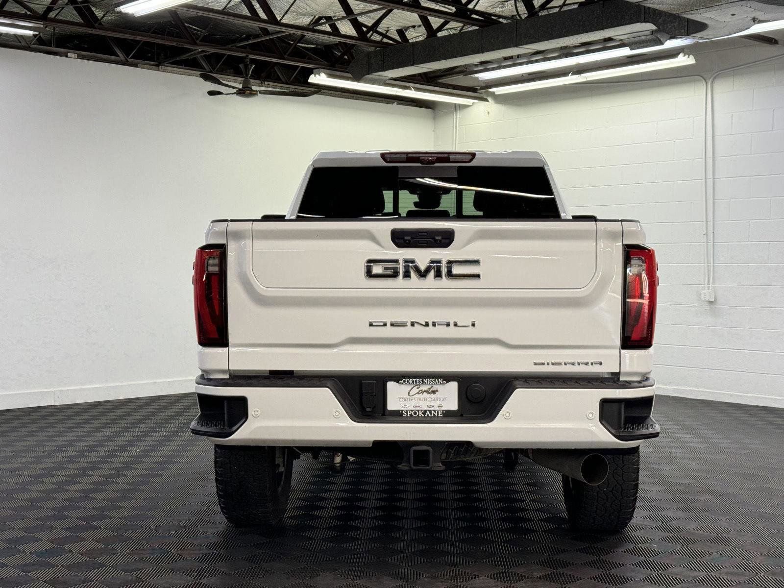 Used 2024 GMC Sierra 3500 Denali Ultimate image 6