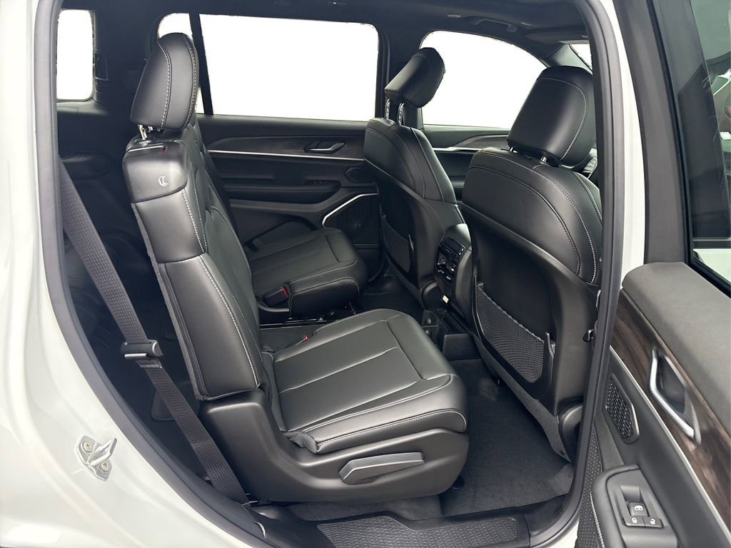 New 2026 Jeep Grand Cherokee L Limited w/ Limited Altitude Package image 21