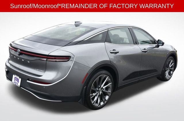 Used 2023 Toyota Crown Limited image 4