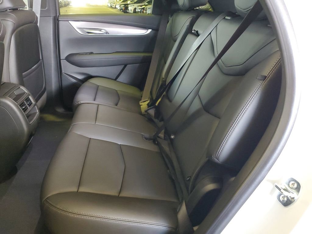 New 2025 Cadillac XT5 Luxury image 11