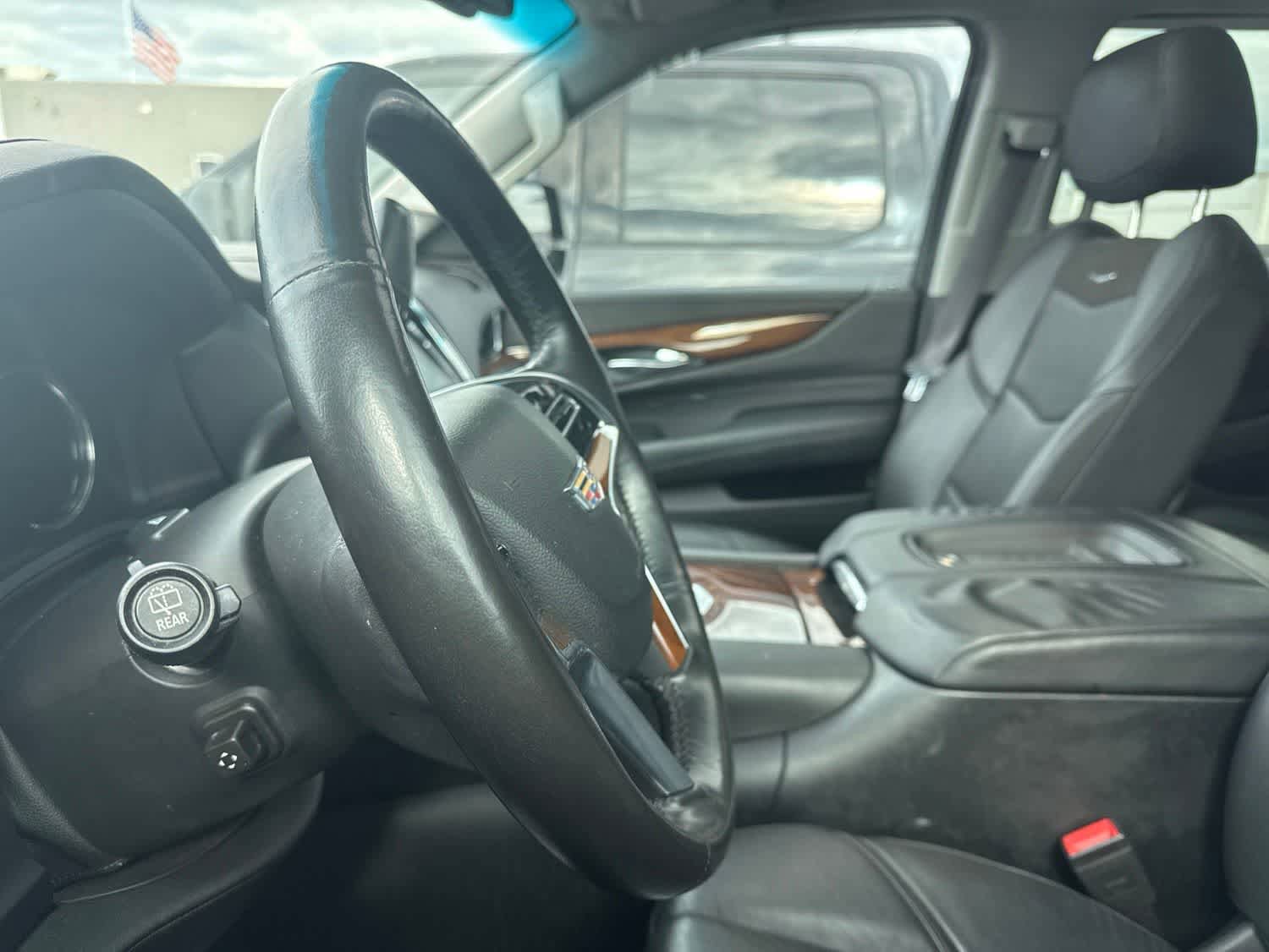 Used 2016 Cadillac Escalade Luxury AWD/4WD image 33
