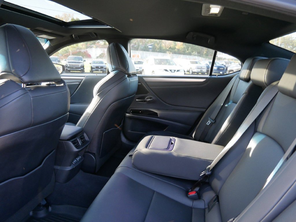 Certified 2024 Lexus ES 350 F Sport w/ Accessory Package (Z2) FWD image 11
