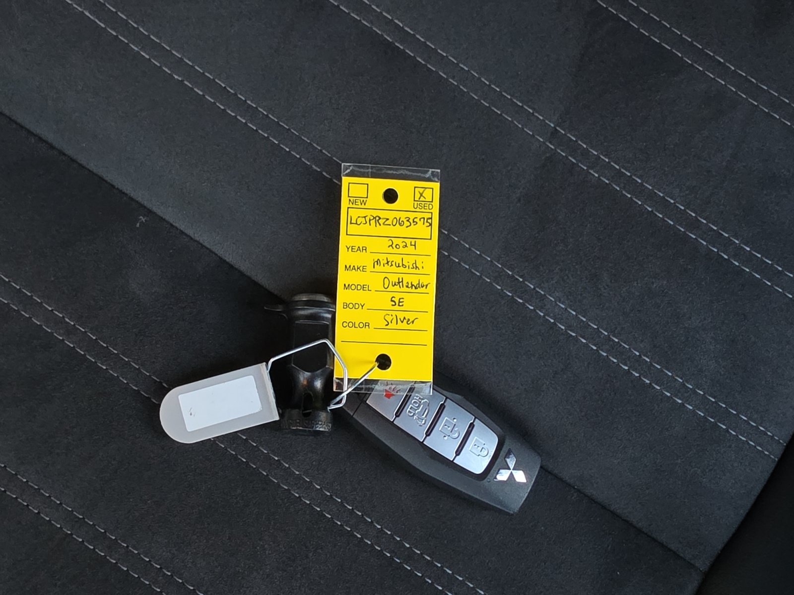 Used 2024 Mitsubishi Outlander 4WD Plug-In Hybrid image 36
