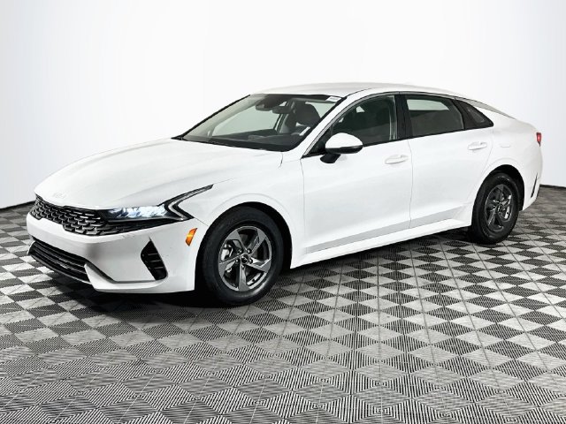 Used 2022 Kia K5 LX FWD image 4