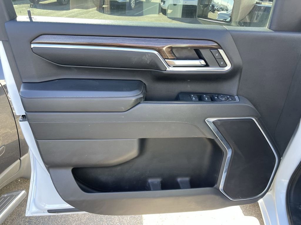 Used 2024 Chevrolet Silverado 2500 LT image 5