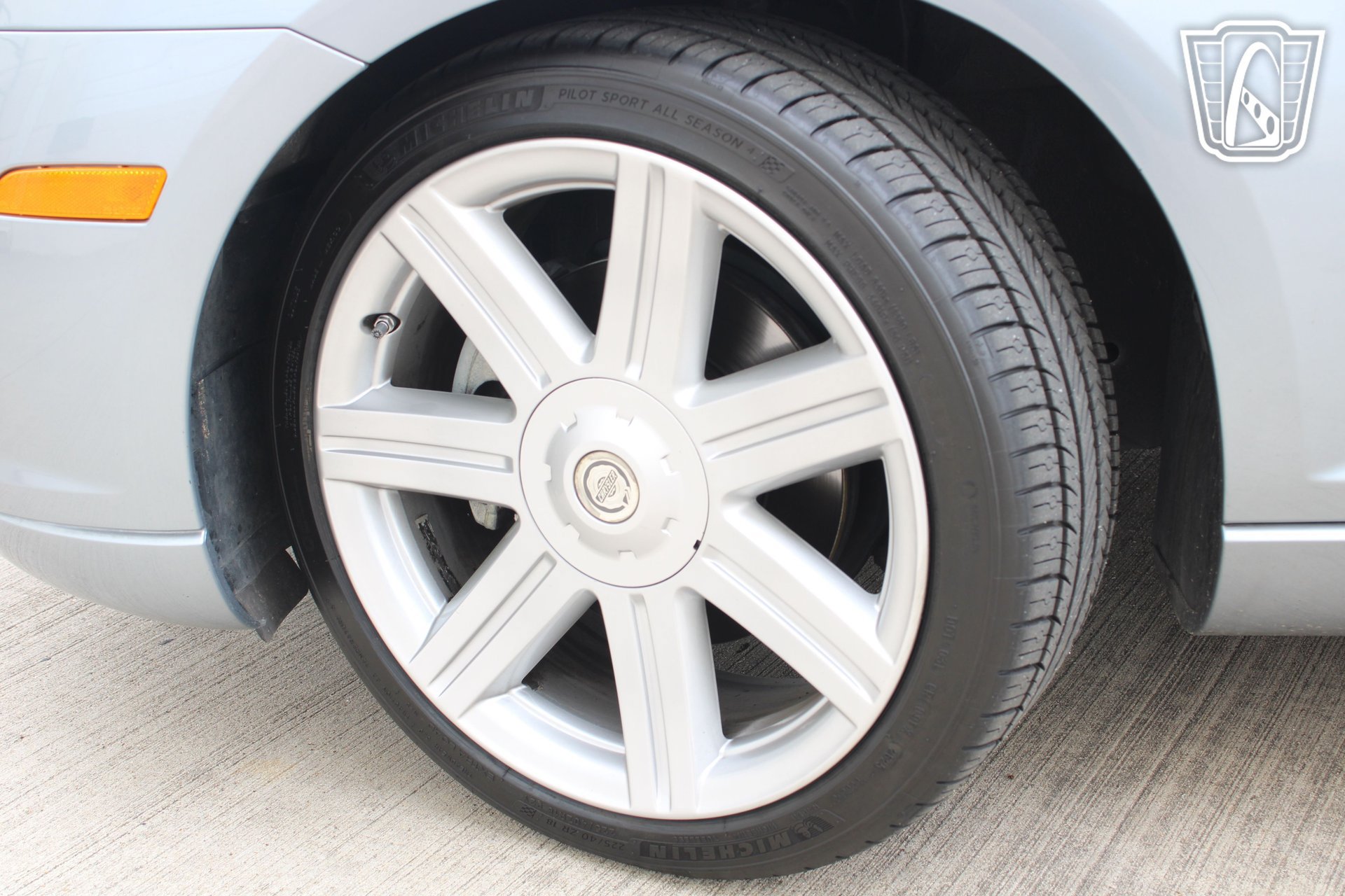 Used 2008 Chrysler Crossfire Limited image 37