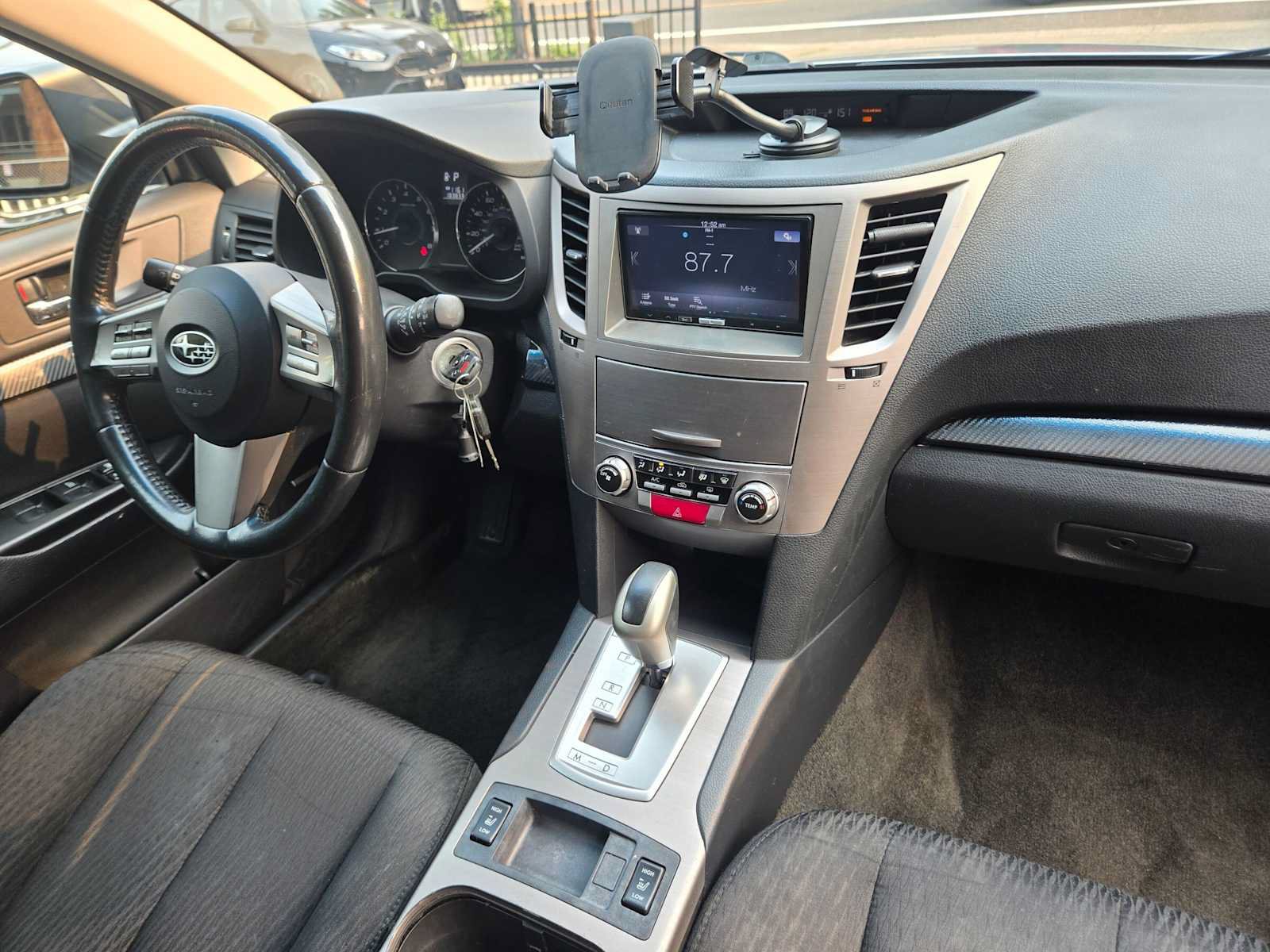 Used 2011 Subaru Outback 2.5i Premium AWD/4WD image 10