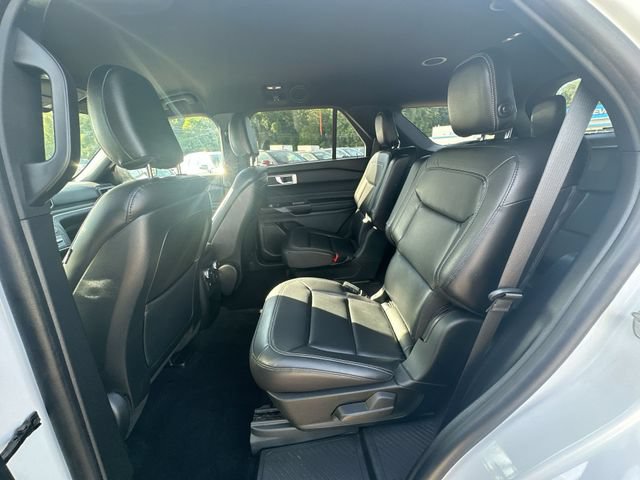 Used 2020 Ford Explorer XLT w/ Equipment Group 202A AWD/4WD image 28