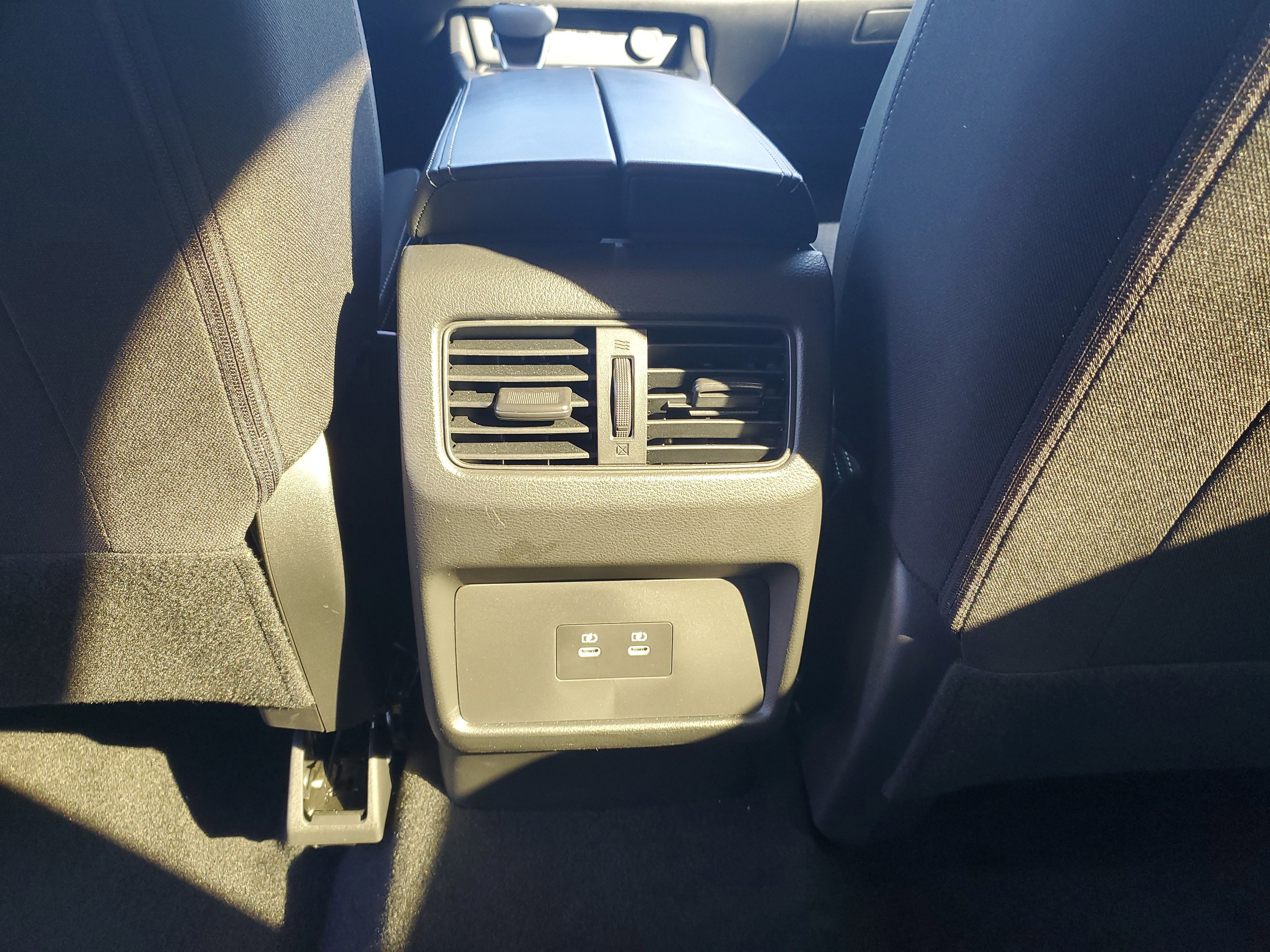 Used 2024 Nissan Rogue SV image 10