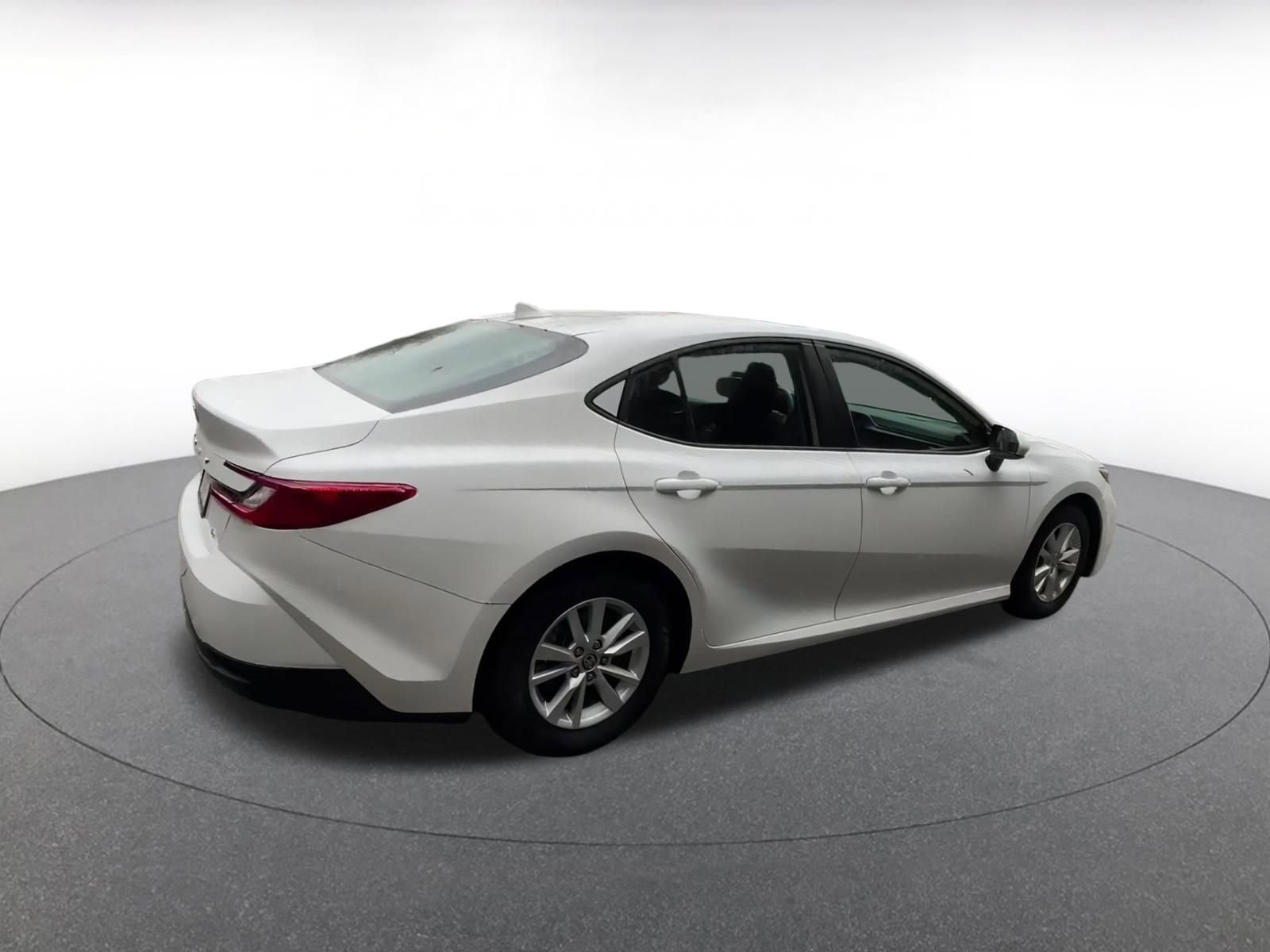 Used 2025 Toyota Camry LE image 15