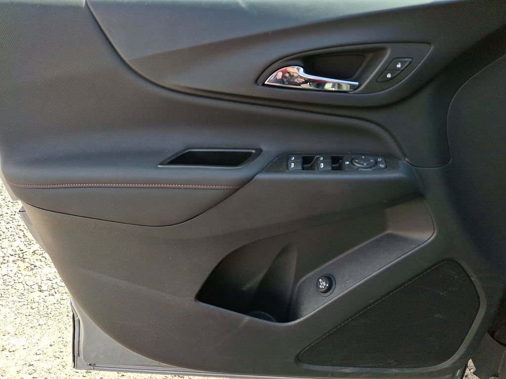 Used 2023 Chevrolet Equinox RS image 11