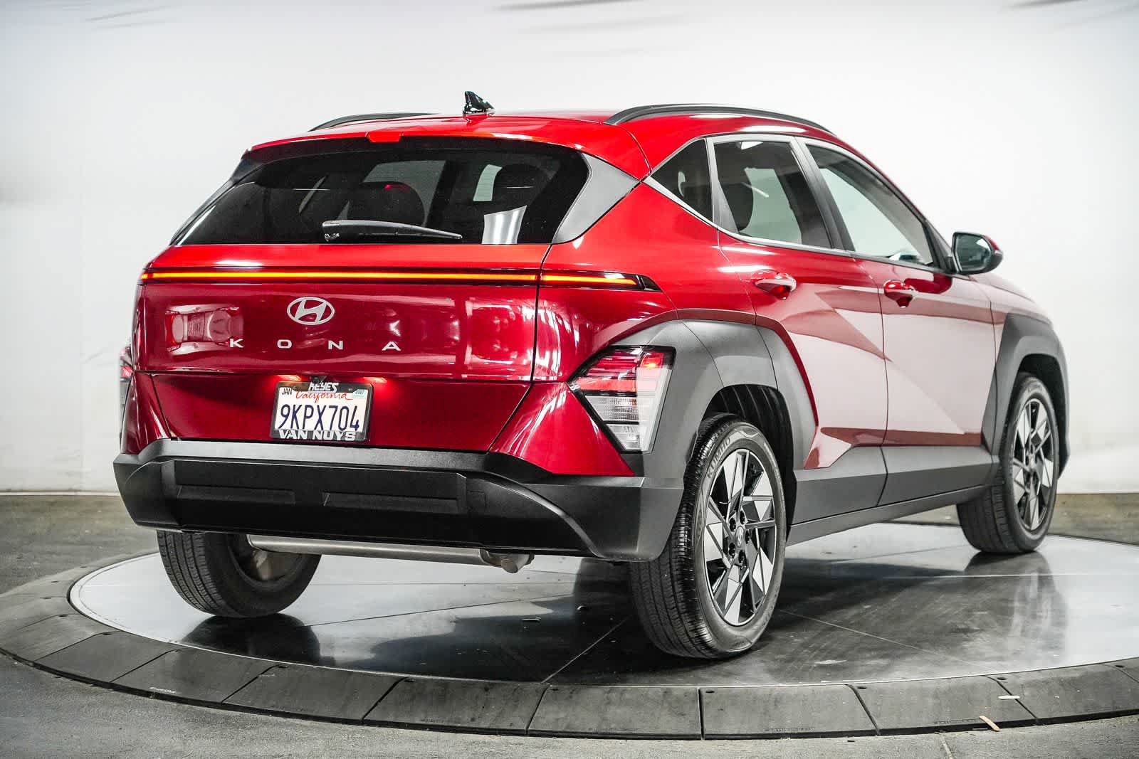 Used 2024 Hyundai Kona SEL w/ Convenience Package FWD image 6