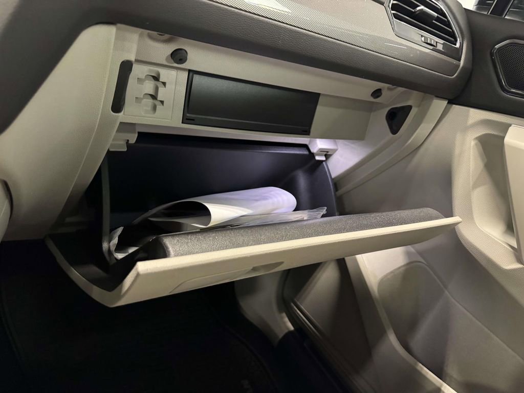 Used 2023 Volkswagen Tiguan SE R-Line AWD/4WD image 31