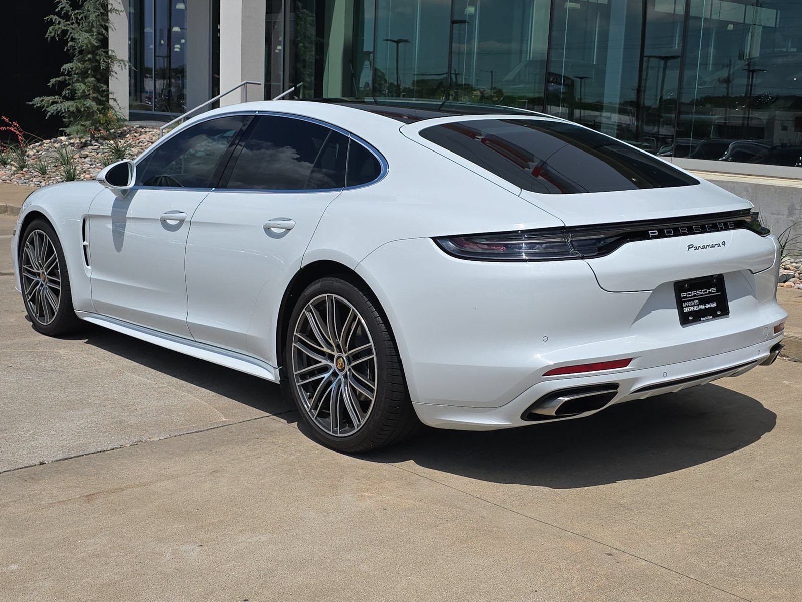 Certified 2023 Porsche Panamera 4 AWD/4WD image 3