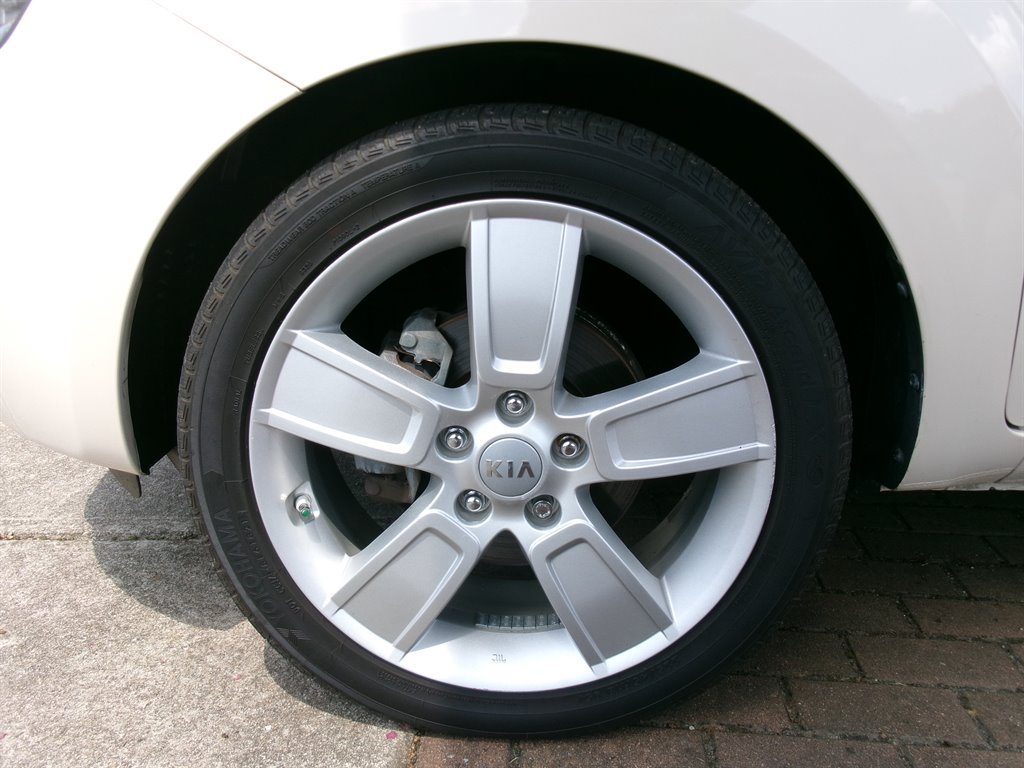 Used 2011 Kia Soul ! FWD image 36