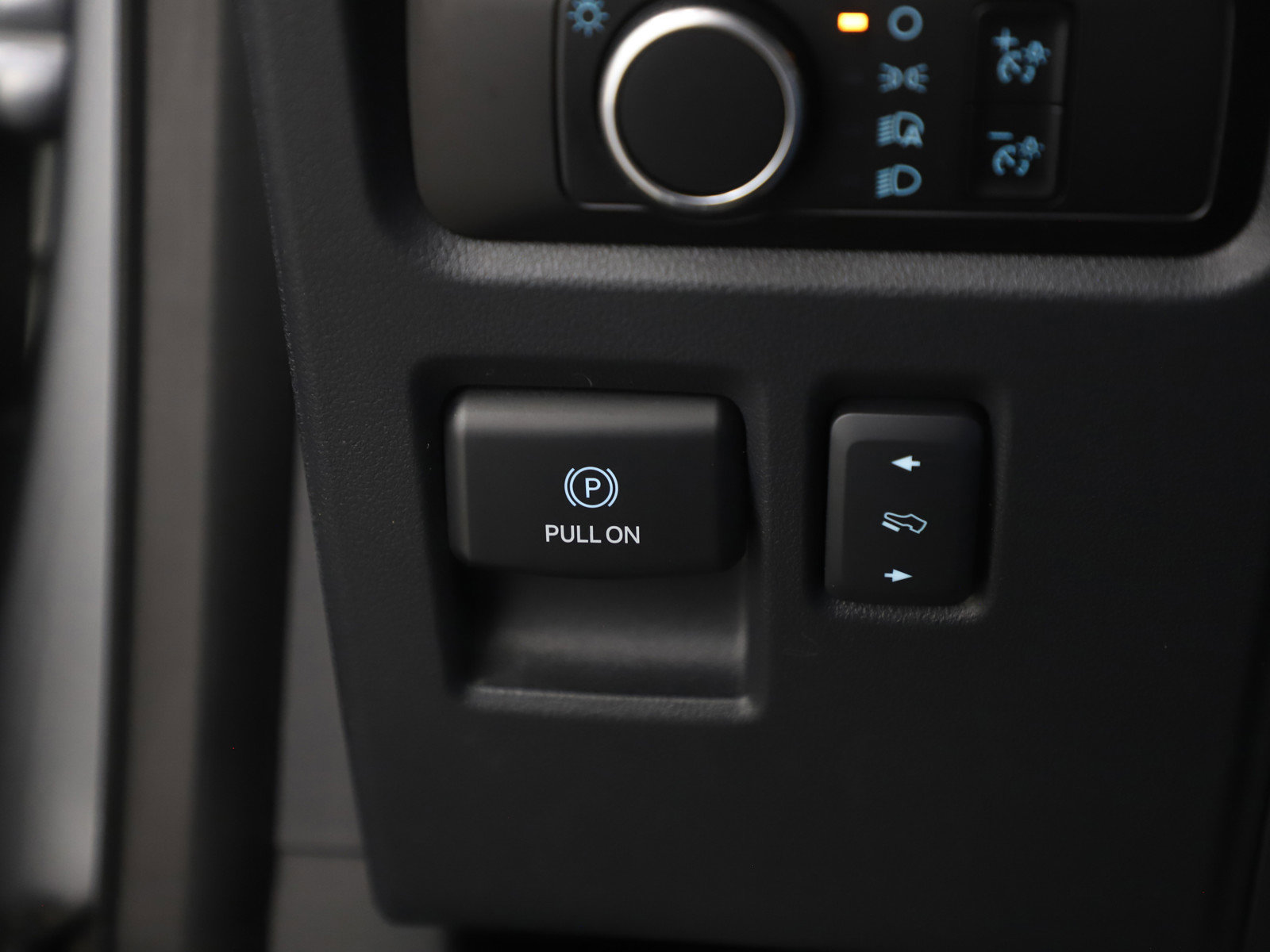 Used 2023 Ford Expedition Max XLT image 31