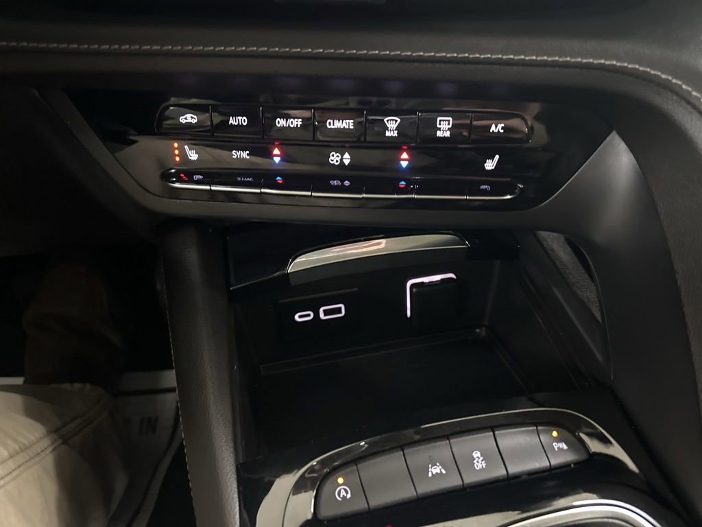 Used 2022 Buick Envision Essence w/ Safety Package image 50