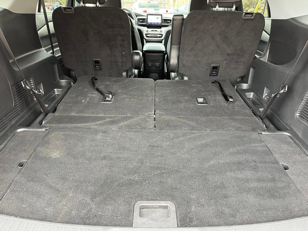 Certified 2023 Ford Explorer XLT w/ Equipment Group 202A image 10