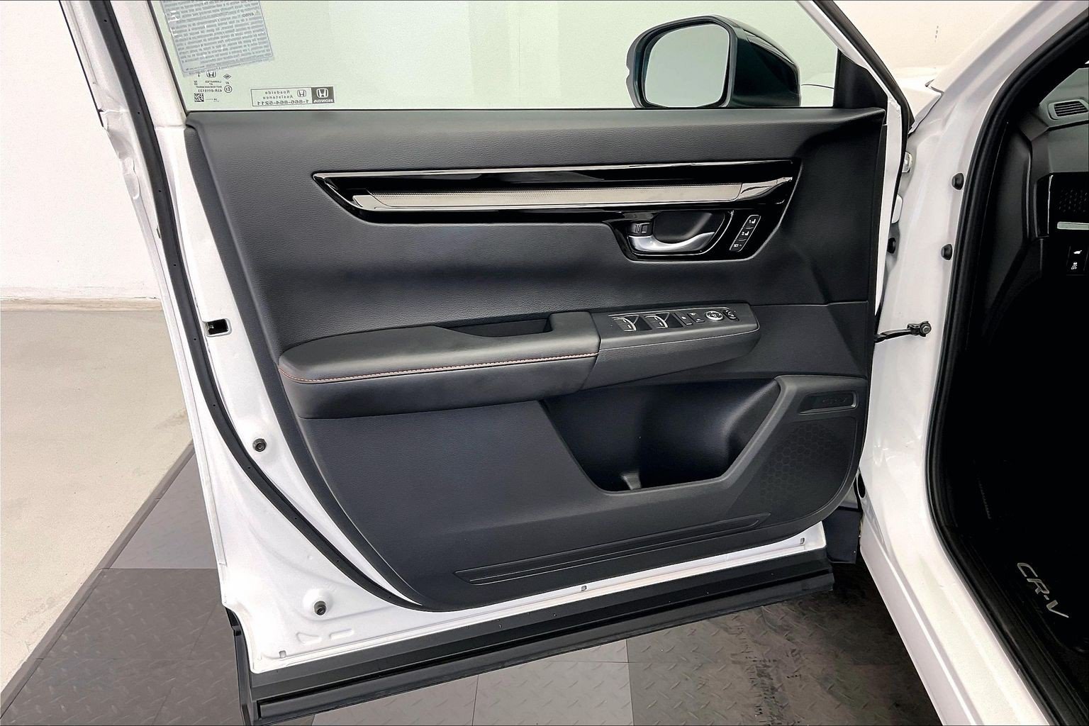 Used 2025 Honda CR-V Sport Touring image 26