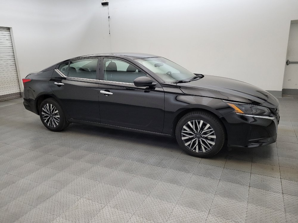 Used 2025 Nissan Altima 2.5 SV AWD/4WD image 11