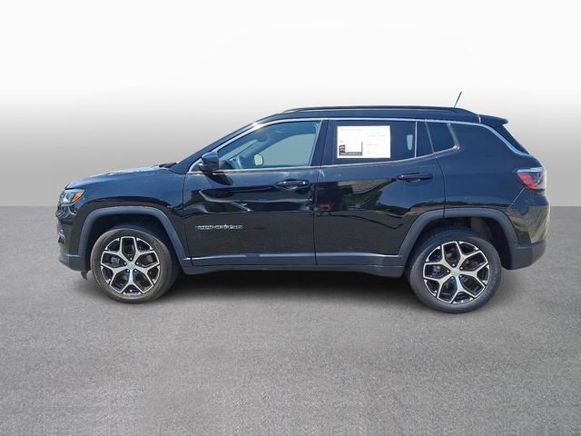 Used 2024 Jeep Compass Latitude AWD/4WD image 7