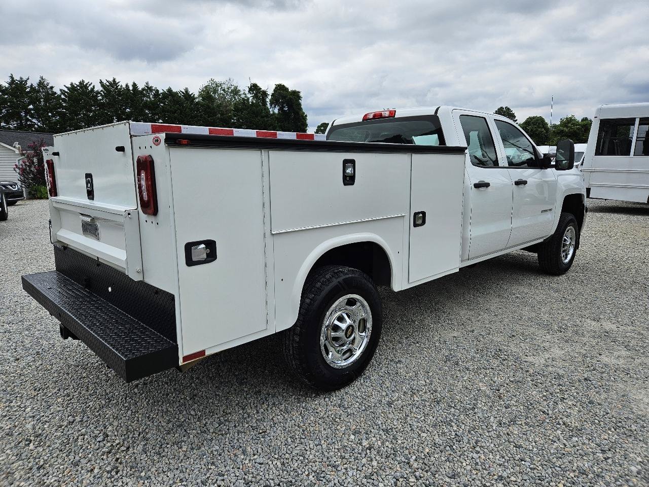 Used 2019 Chevrolet Silverado 2500 W/T AWD/4WD image 5