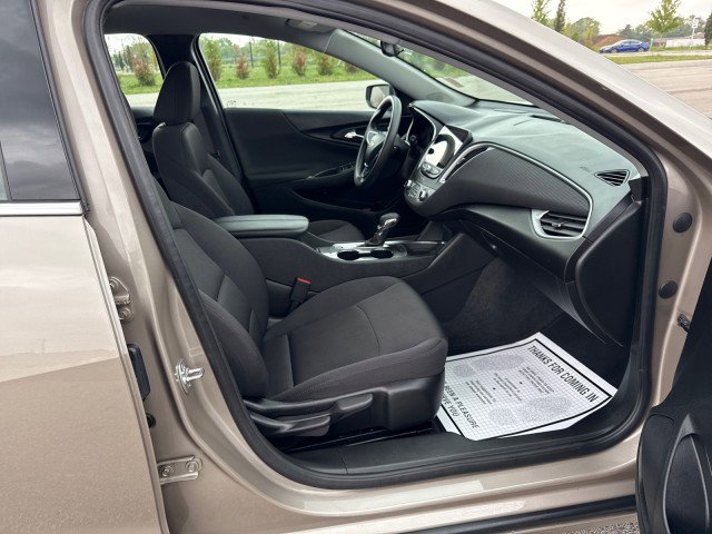 Used 2025 Chevrolet Malibu LT image 29