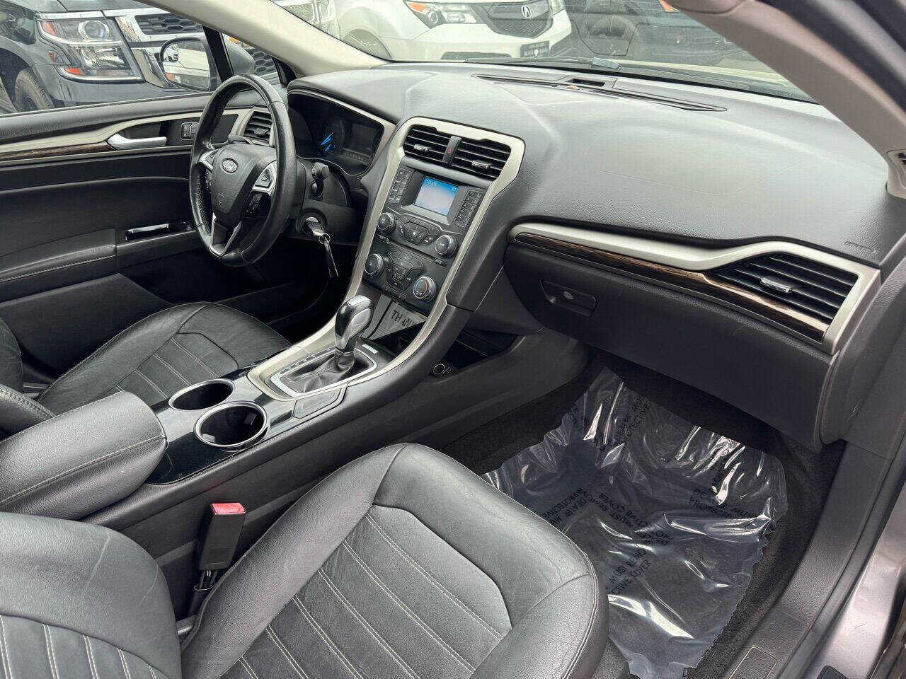 Used 2014 Ford Fusion SE w/ Equipment Group 202A image 14