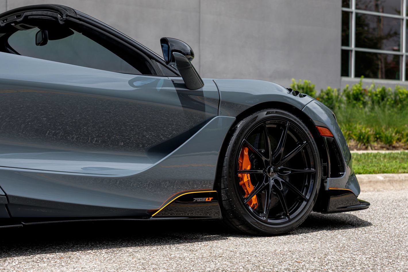 Used 2022 McLaren 765LT RWD image 21