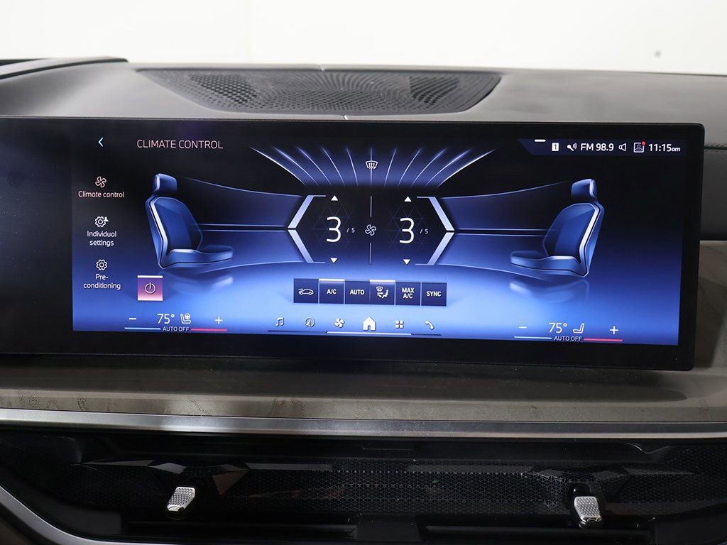 Used 2024 BMW X7 xDrive40i w/ Executive Package image 55