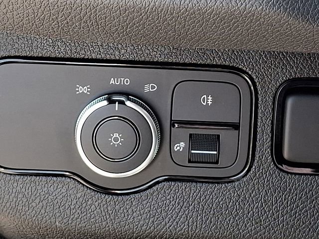 Used 2024 Mercedes-Benz Sprinter 2500 image 22