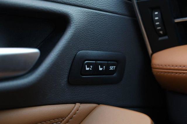 Used 2019 Toyota Avalon Limited w/ Protection Package FWD image 19