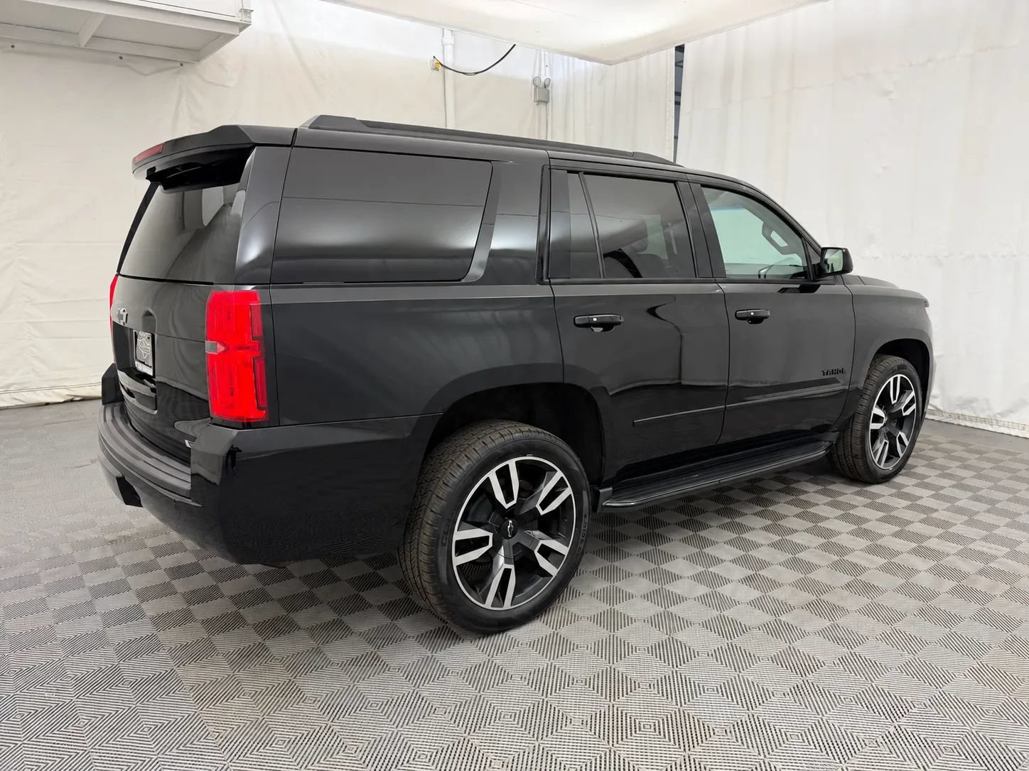 Used 2018 Chevrolet Tahoe Premier AWD/4WD image 4