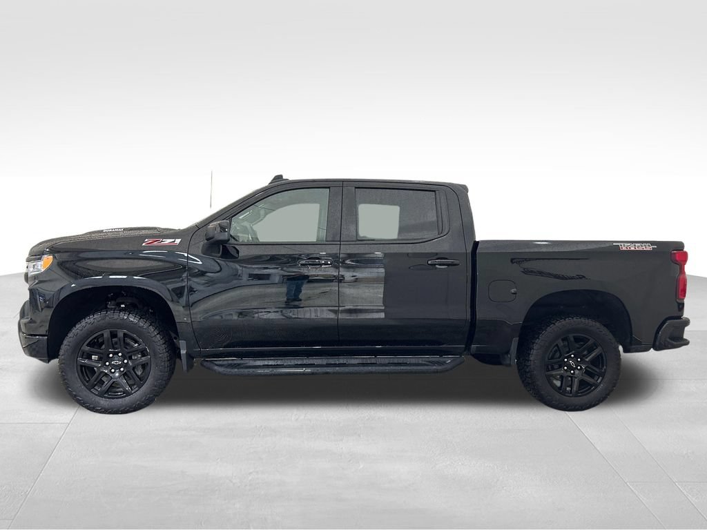 Used 2025 Chevrolet Silverado 1500 LT Trail Boss w/ Convenience Package II AWD/4WD image 2