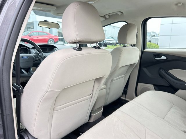 Used 2015 Ford Focus SE FWD image 15