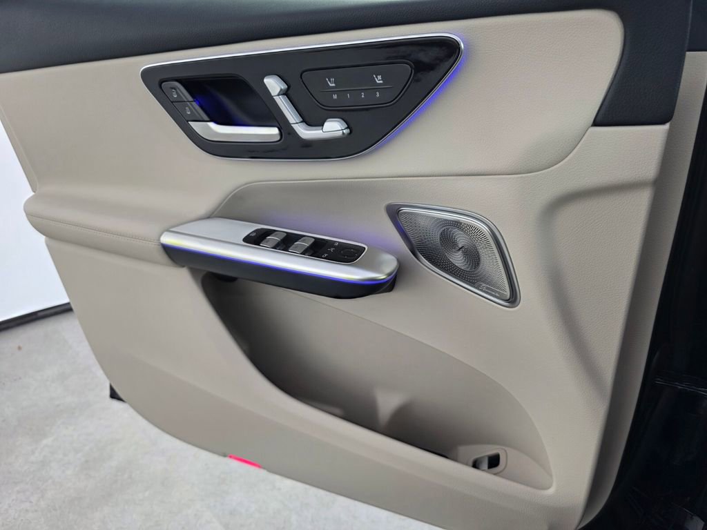 New 2026 Mercedes-Benz GLC 300 image 15