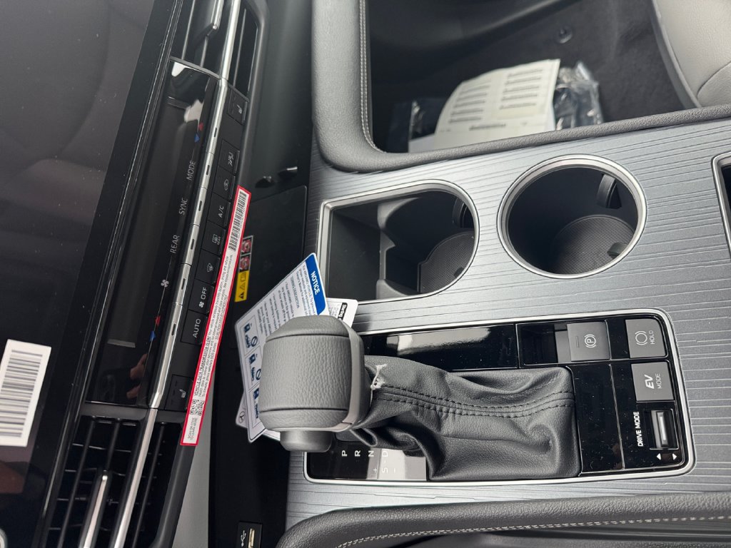 New 2026 Toyota Sienna XLE AWD/4WD image 18