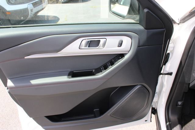 New 2026 Ford Explorer Active w/ Active Comfort Package RWD image 8