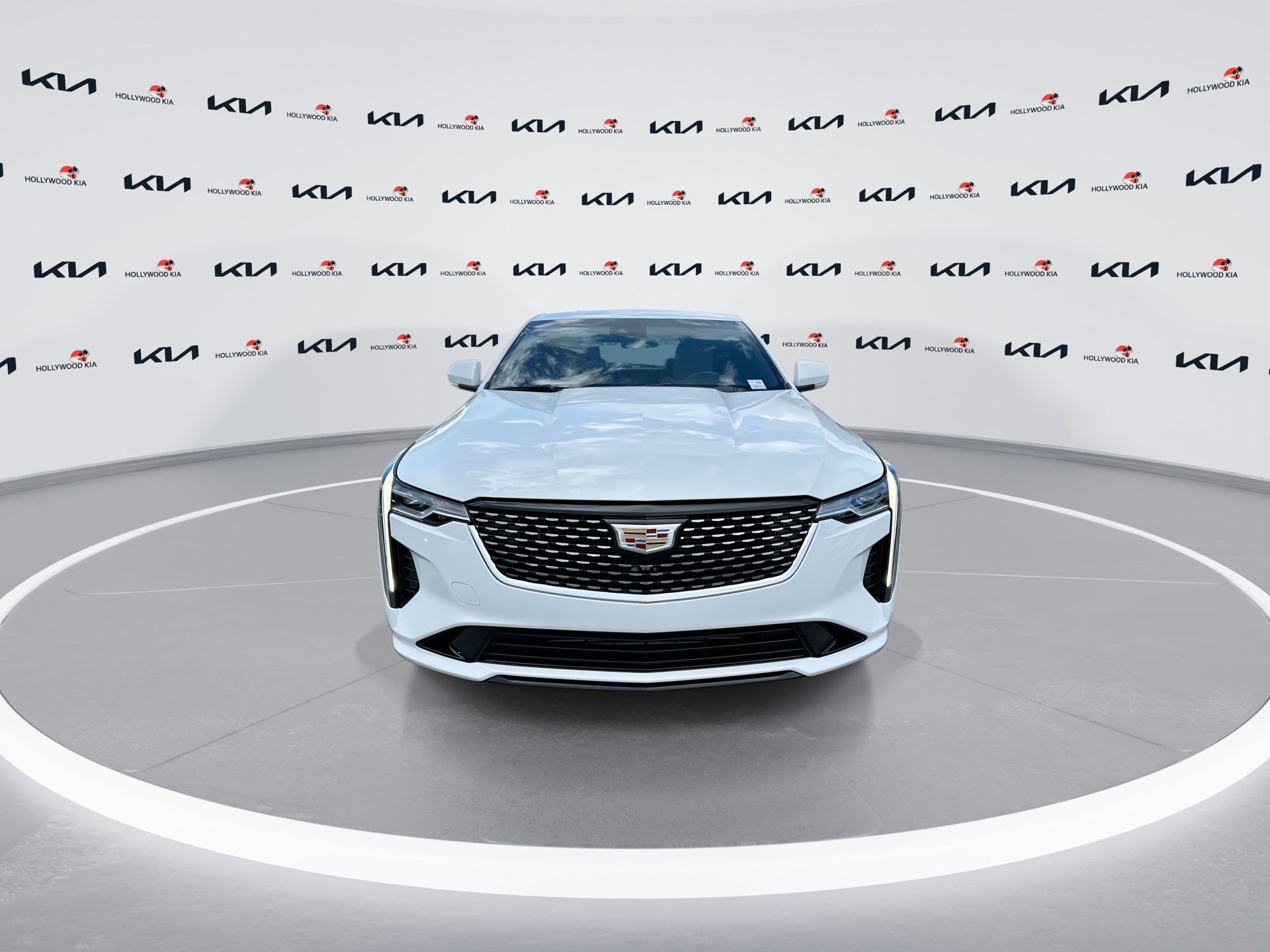 Used 2023 Cadillac CT4 Luxury RWD image 3