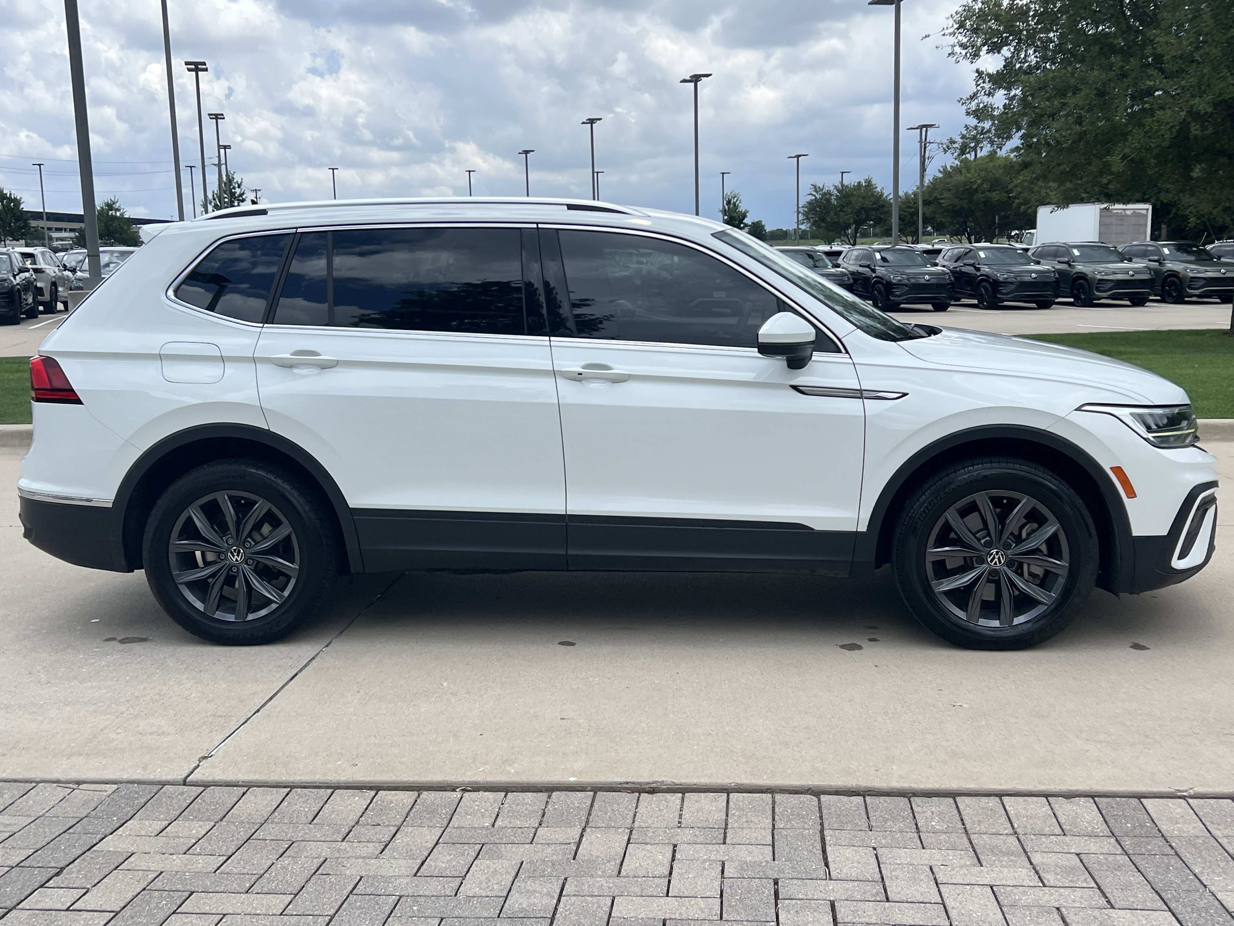 Used 2022 Volkswagen Tiguan SE FWD image 20