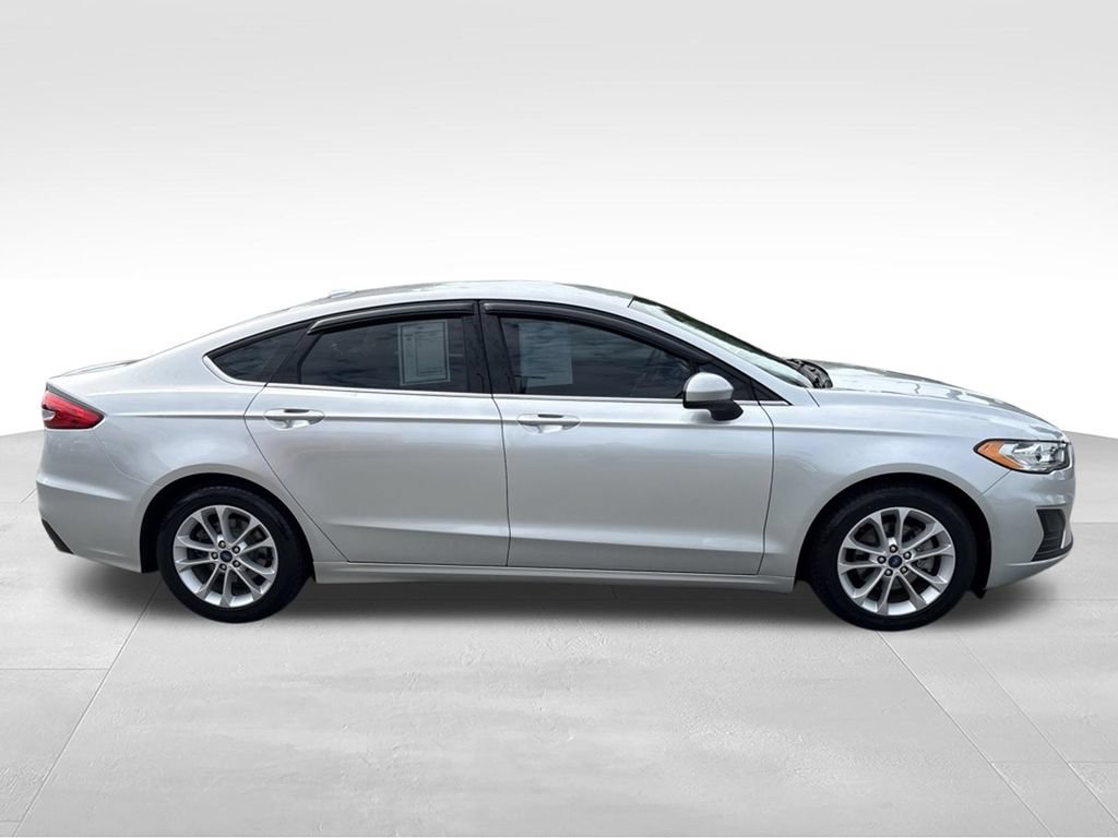 Used 2019 Ford Fusion SE FWD image 5