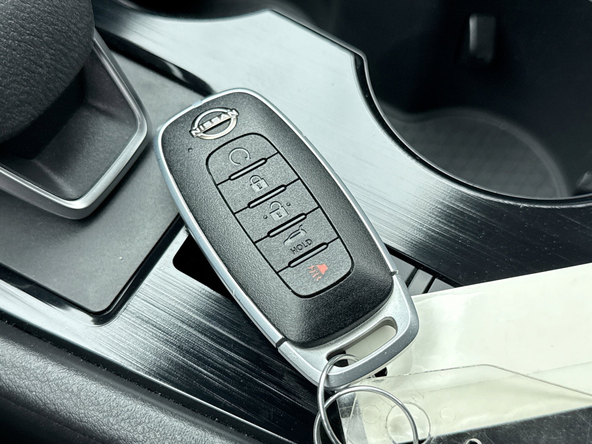 Used 2025 Nissan Rogue SV image 22