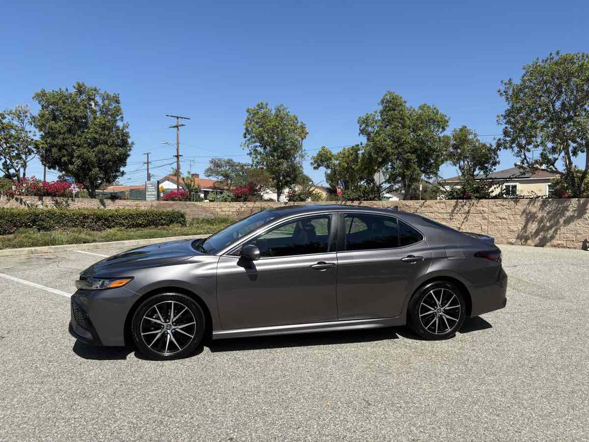 Used 2024 Toyota Camry SE image 8