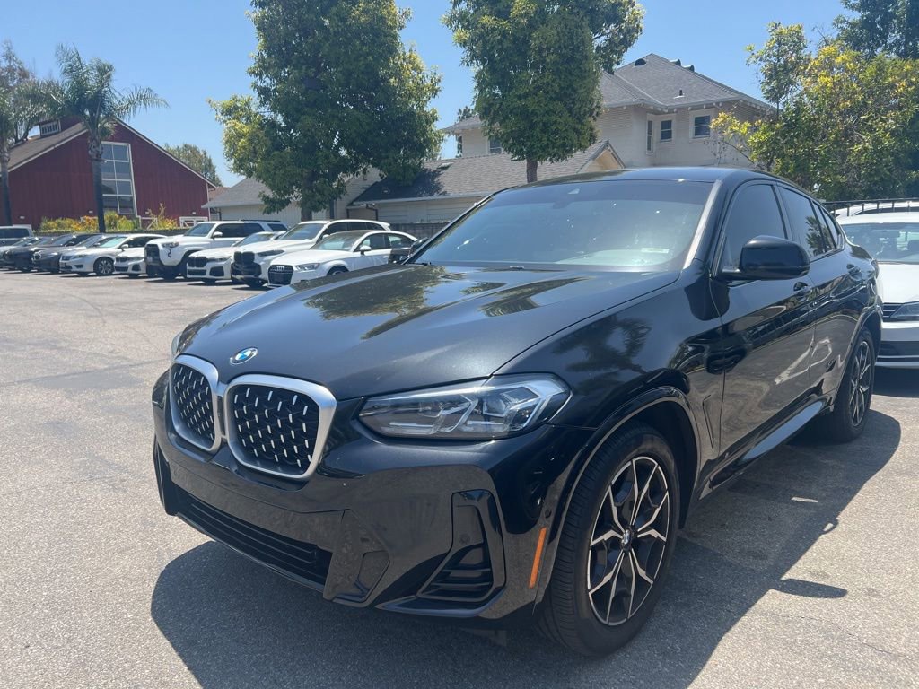 Used 2022 BMW X4 xDrive30i w/ M Sport Package 2 AWD/4WD image 3