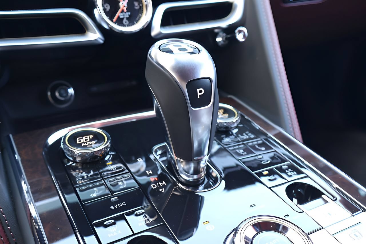 New 2026 Bentley Flying Spur Plug-In Hybrid AWD/4WD image 28