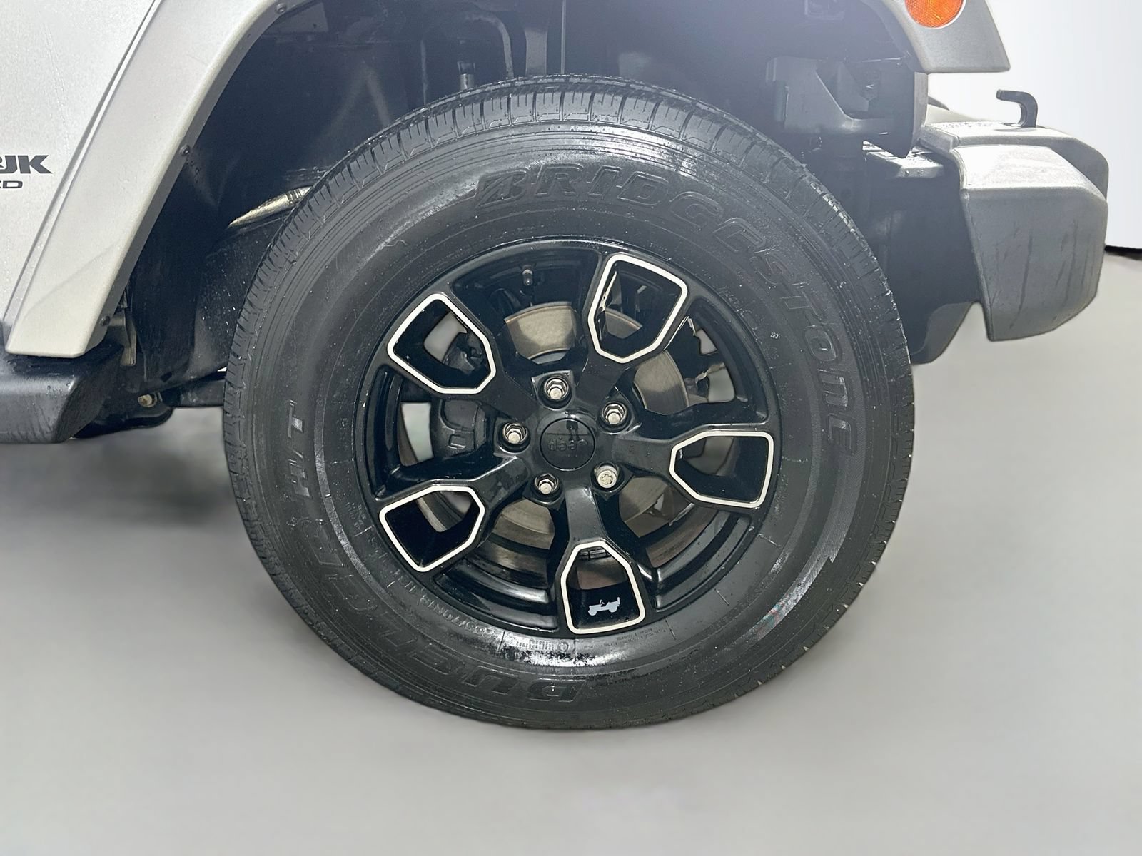 Used 2018 Jeep Wrangler Unlimited Sahara AWD/4WD image 10