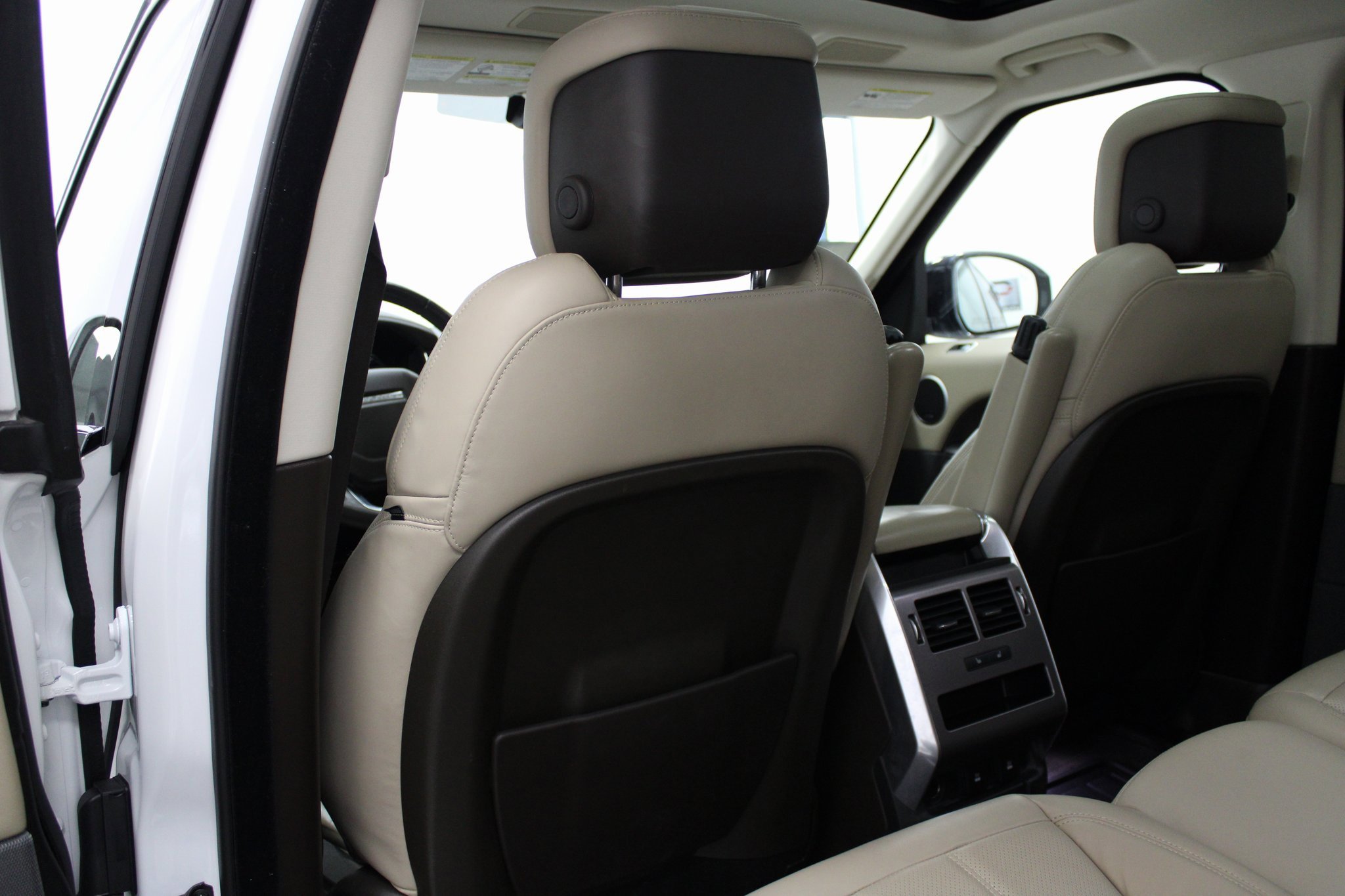 Used 2019 Land Rover Range Rover Sport HSE image 18