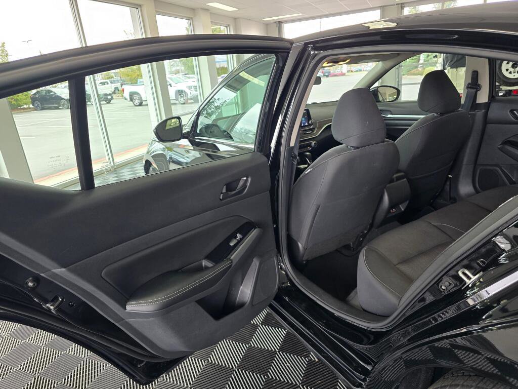 Used 2023 Nissan Altima 2.5 SV FWD image 34