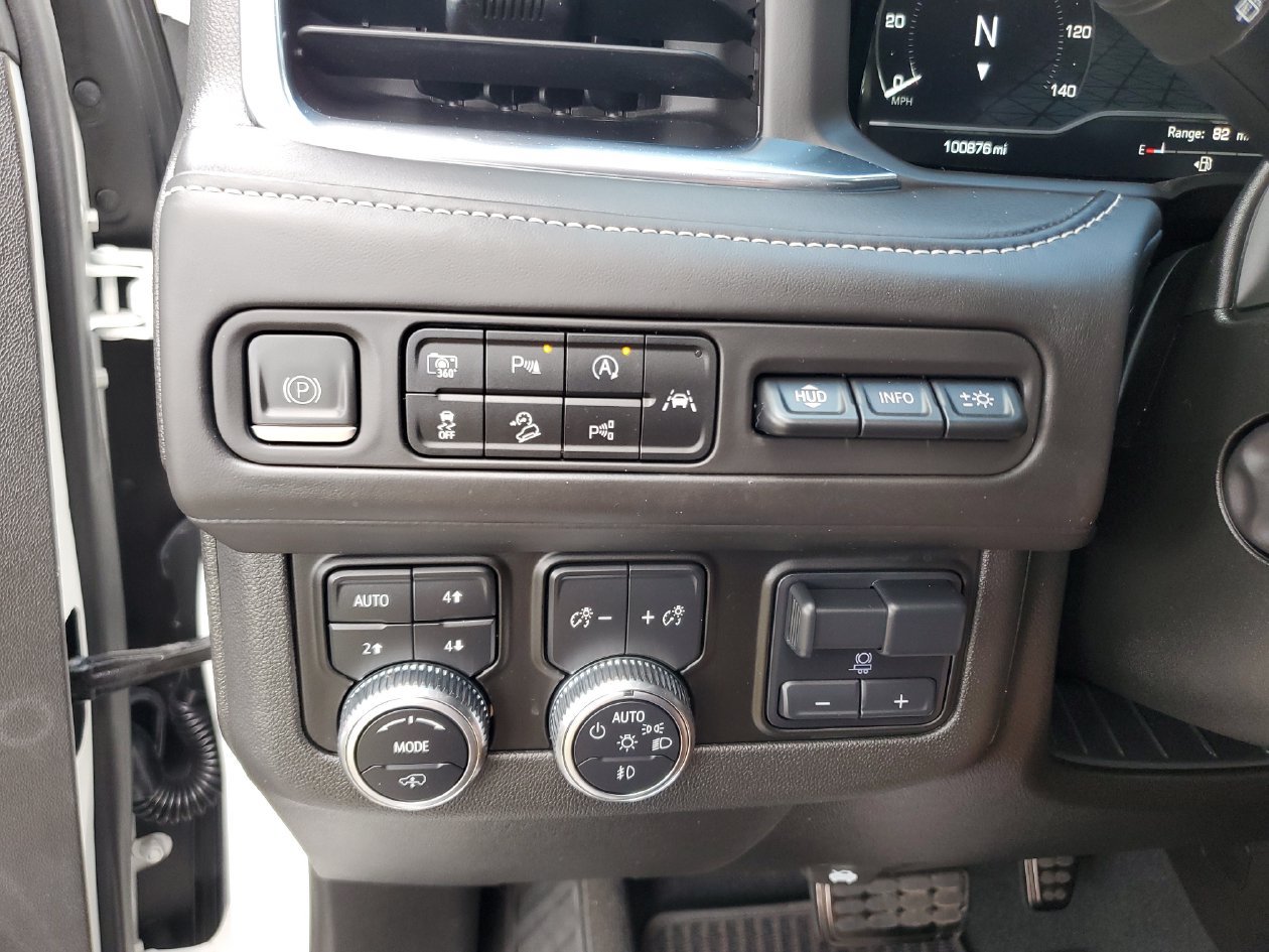 Used 2023 GMC Yukon XL Denali Ultimate AWD/4WD image 29